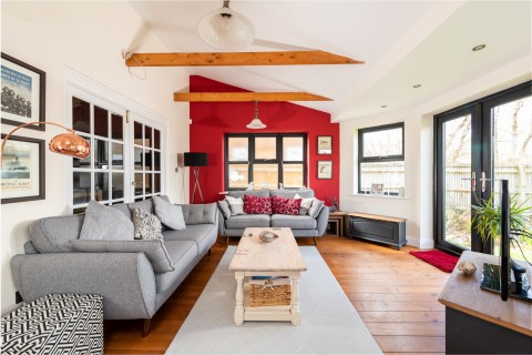 Click the photo for more details of Lower Icknield Way, Chinnor, OX39