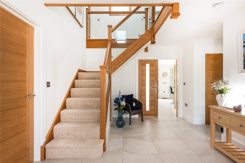 Click the photo for more details of Cornerways, Speen, HP27