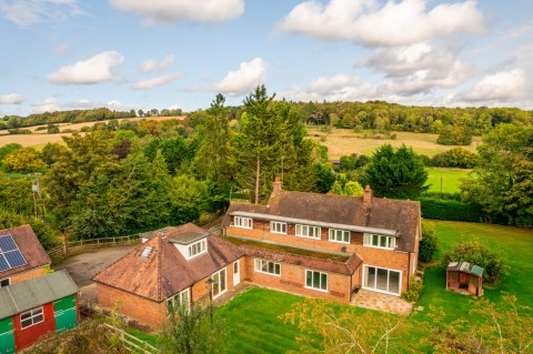 Click the photo for more details of Rignall Road, Great Missenden, HP16