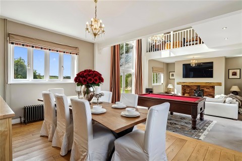 Click the photo for more details of Hurdlesgrove Hill, Whitchurch, HP22