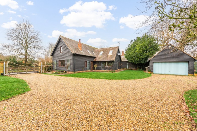 Click the photo for more details of Chalkshire Road, Butlers Cross, HP17