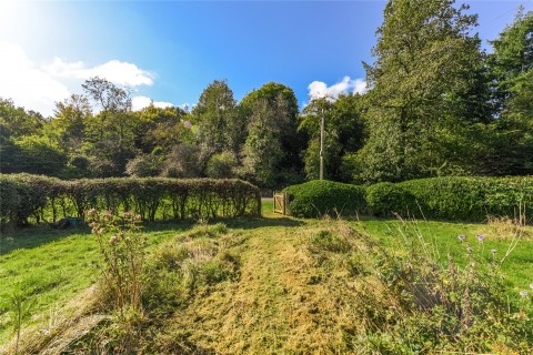 Click the photo for more details of Great Hampden, Great Missenden, HP16