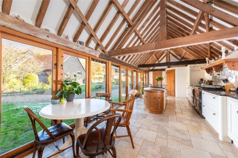 Click the photo for more details of Hale Lane, Wendover, HP22