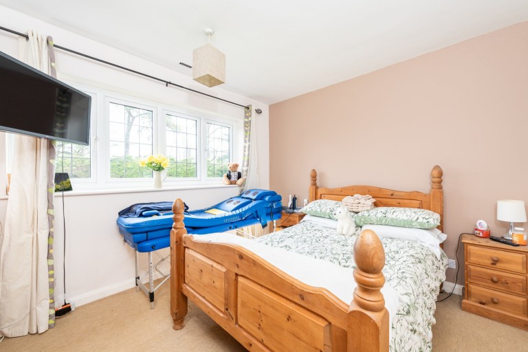 Images for Manor Farm Close, Stone, HP17