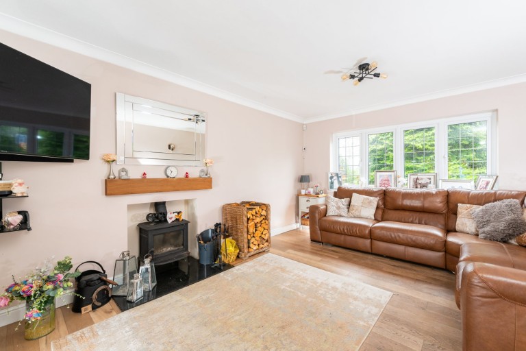Images for Manor Farm Close, Stone, HP17
