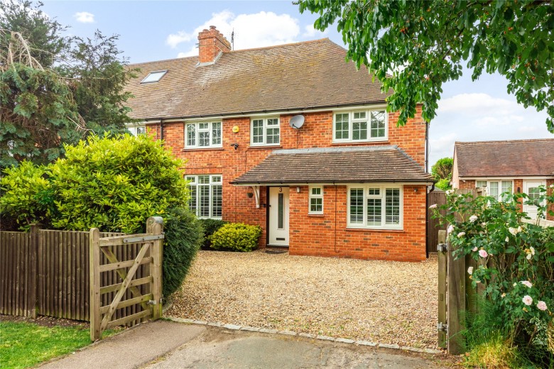 Click the photo for more details of Lower Icknield Way, Longwick, HP27