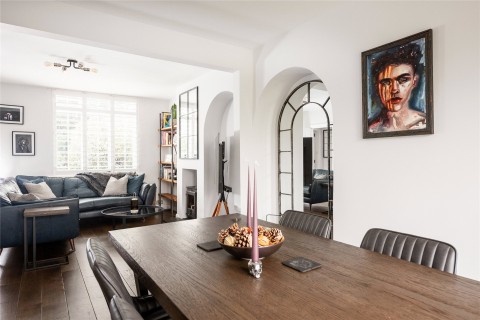 Click the photo for more details of Lower Icknield Way, Longwick, HP27