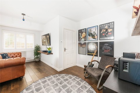 Click the photo for more details of Lower Icknield Way, Longwick, HP27