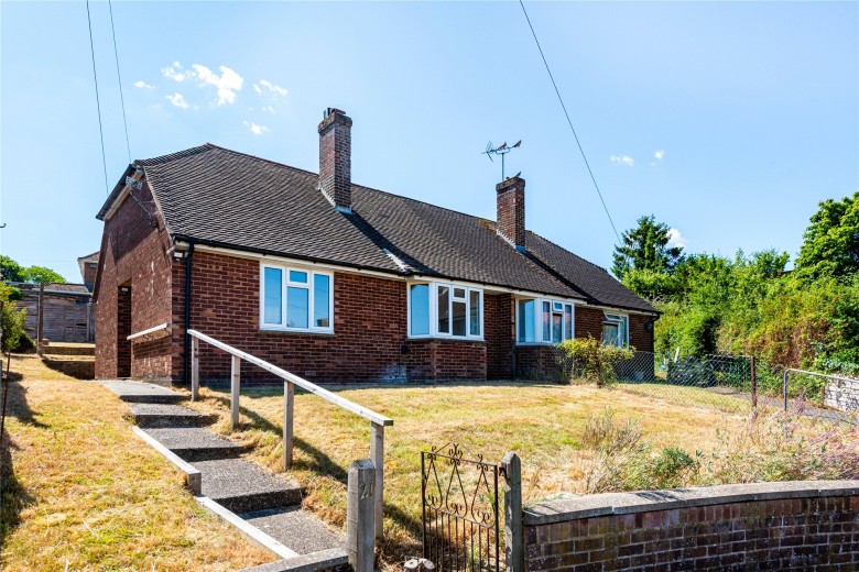 Click the photo for more details of Oak Road, Princes Risborough, HP27