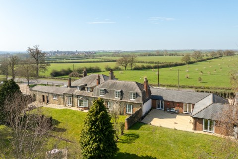 Click the photo for more details of Long Crendon Road, Thame, OX9