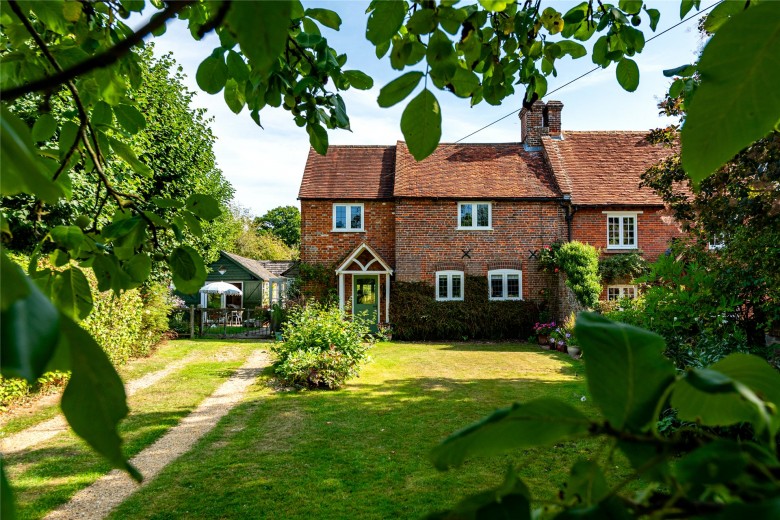 Click the photo for more details of Great Hampden, Great Missenden, HP16