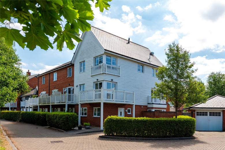Click the photo for more details of Portland Road, High Wycombe, HP11
