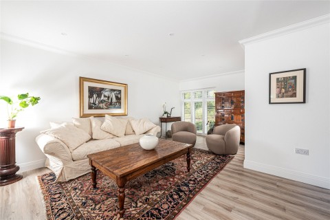 Click the photo for more details of Sportsmans Way, Longwick, HP27