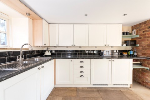 Click the photo for more details of The Green, Deanshanger, MK19