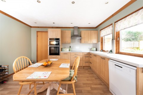 Click the photo for more details of Hayes Road, Deanshanger, MK19