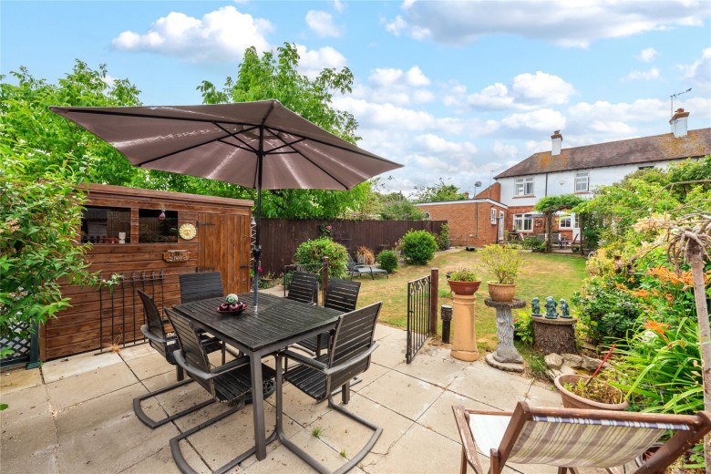 Click the photo for more details of Egmont Avenue, Stony Stratford, MK11