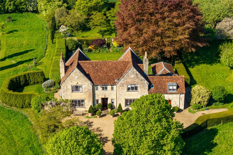 Click the photo for more details of Stratford Road, Cosgrove, MK19