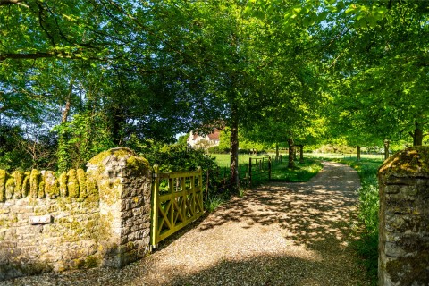 Click the photo for more details of Stratford Road, Cosgrove, MK19