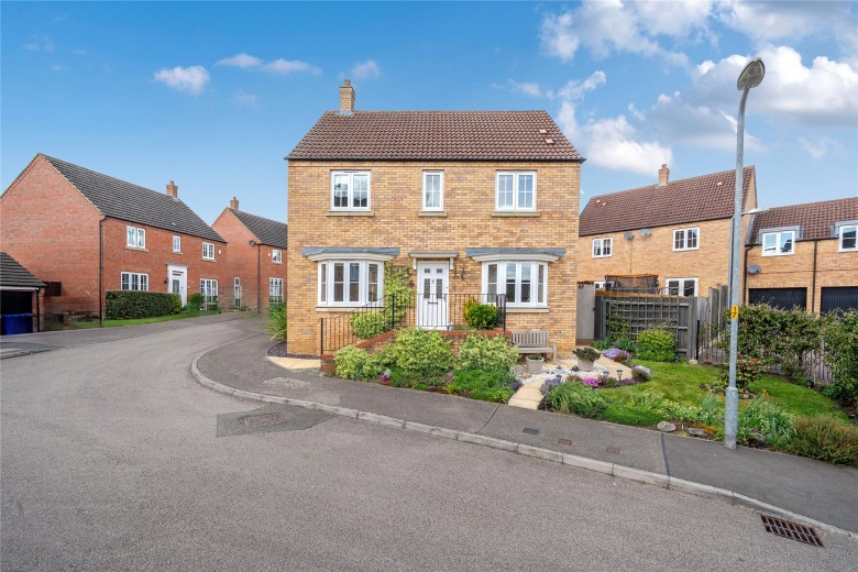 Click the photo for more details of Canal Lane, Deanshanger, MK19