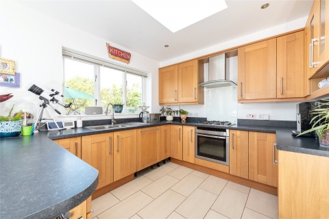 Click the photo for more details of Egmont Avenue, Stony Stratford, MK11