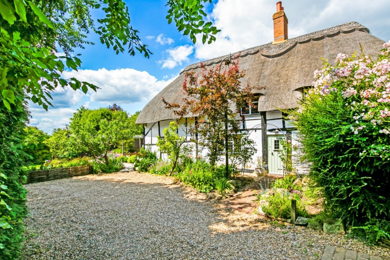 Click the photo for more details of Lower Street, Quainton, HP22