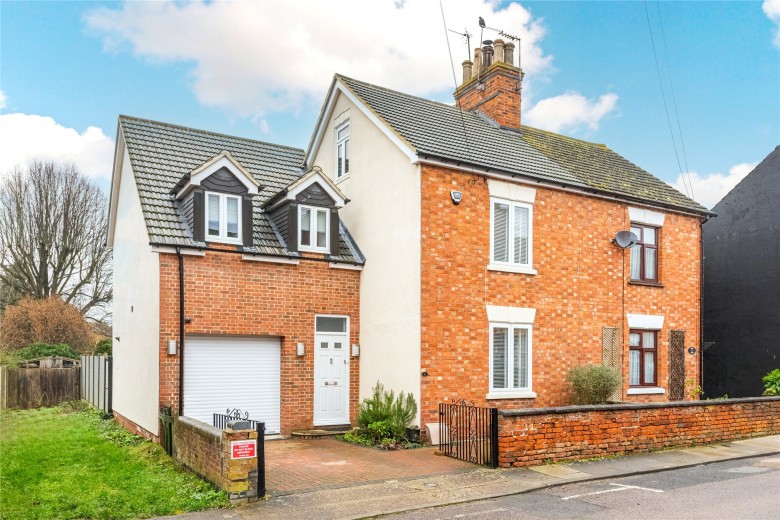 Click the photo for more details of Park Road, Stony Stratford, MK11
