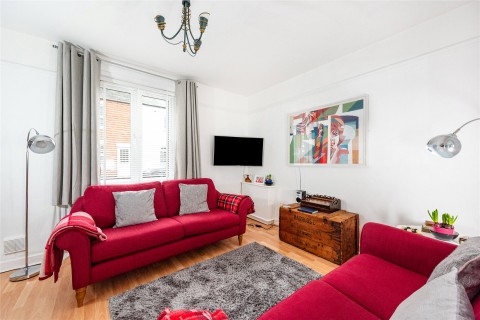 Click the photo for more details of Park Road, Stony Stratford, MK11