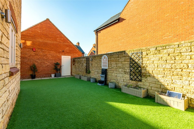 Images for River View, Old Stratford, MK19
