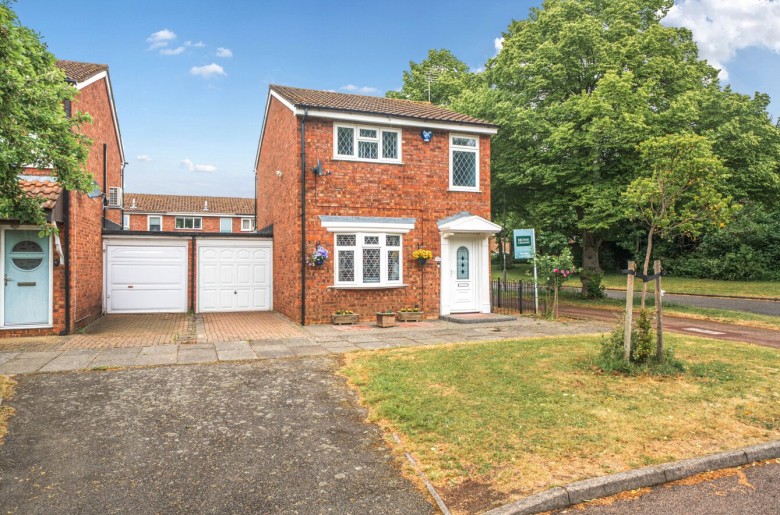 Click the photo for more details of The Carne, Stony Stratford, MK11