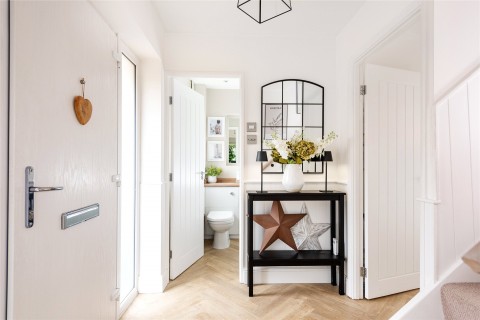 Click the photo for more details of High View, Deanshanger, MK19