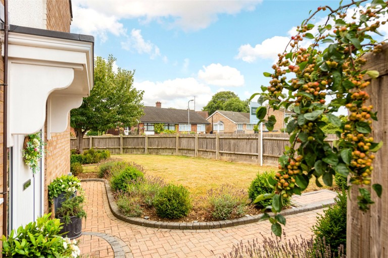 Images for High View, Deanshanger, MK19