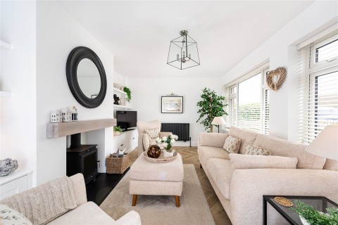 Click the photo for more details of High View, Deanshanger, MK19