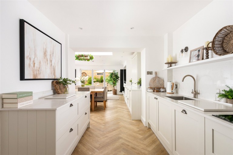 Images for High View, Deanshanger, MK19