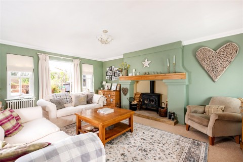 Click the photo for more details of Byfield Road, Woodford Halse, NN11