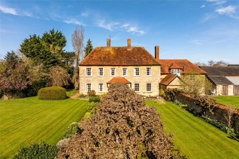 Click the photo for more details of High Street, Yardley Gobion, NN12