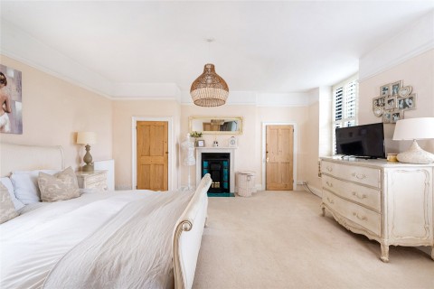 Click the photo for more details of The Green, Deanshanger, MK19