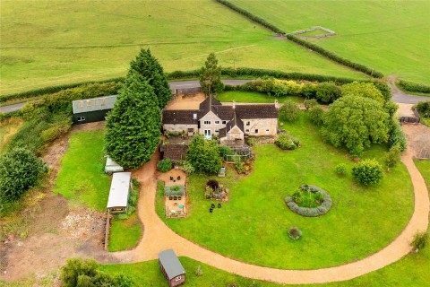 Click the photo for more details of Gretton, Corby, NN17