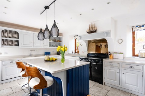 Click the photo for more details of Water Lane, Bradden, NN12