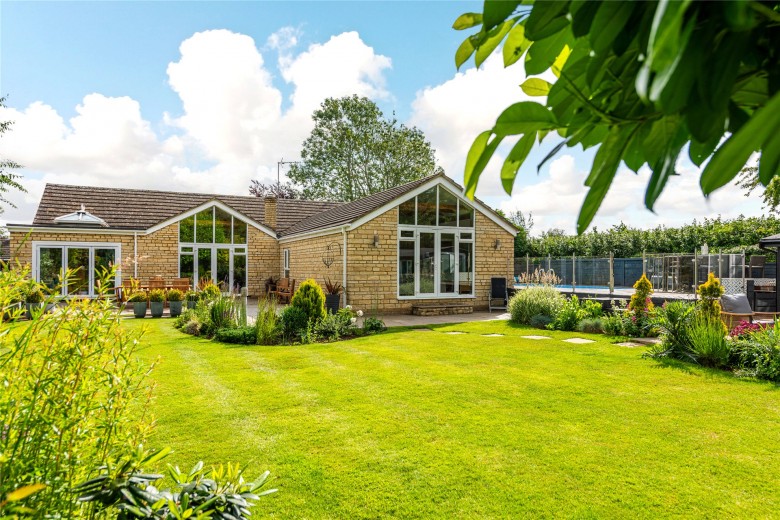 Click the photo for more details of Rudgeway, Evenley, NN13