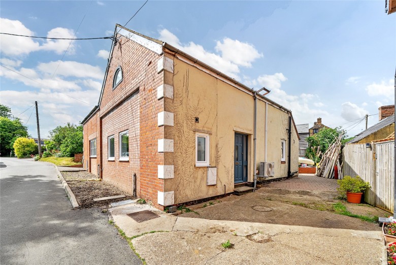 Click the photo for more details of Quinbury End, Blakesley, NN12