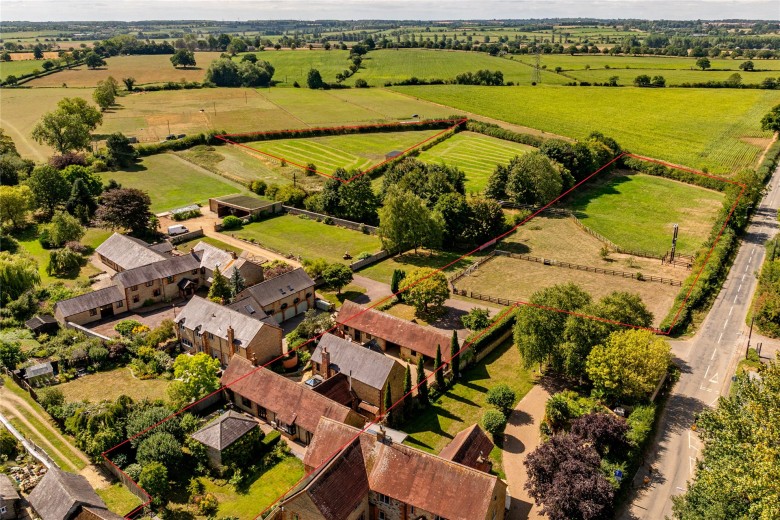 Click the photo for more details of Main Road, Shutlanger, NN12