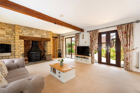 Click the photo for more details of Main Road, Shutlanger, NN12