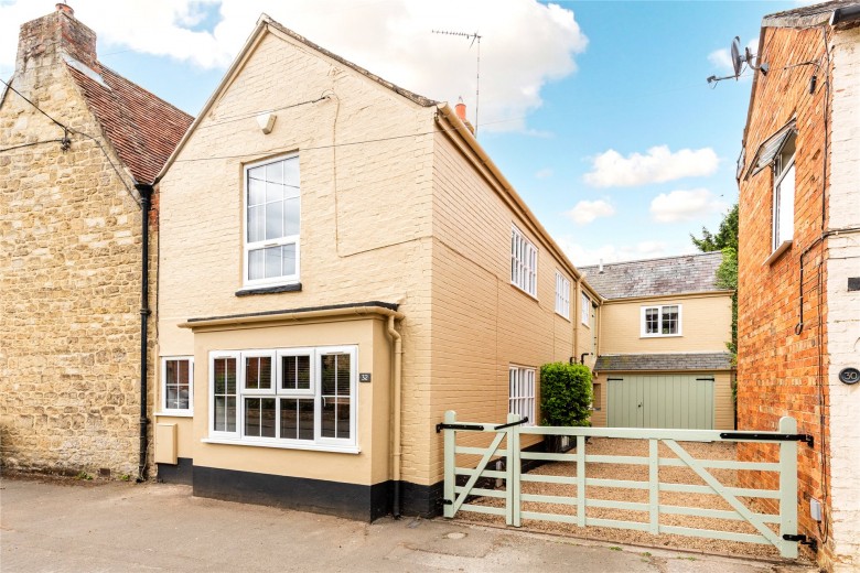 Click the photo for more details of High Street, Greens Norton, NN12