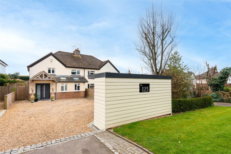 Click the photo for more details of Walton End, Wavendon Gate, MK7
