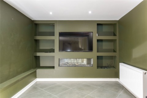 Click the photo for more details of The Square, Aspley Guise, MK17