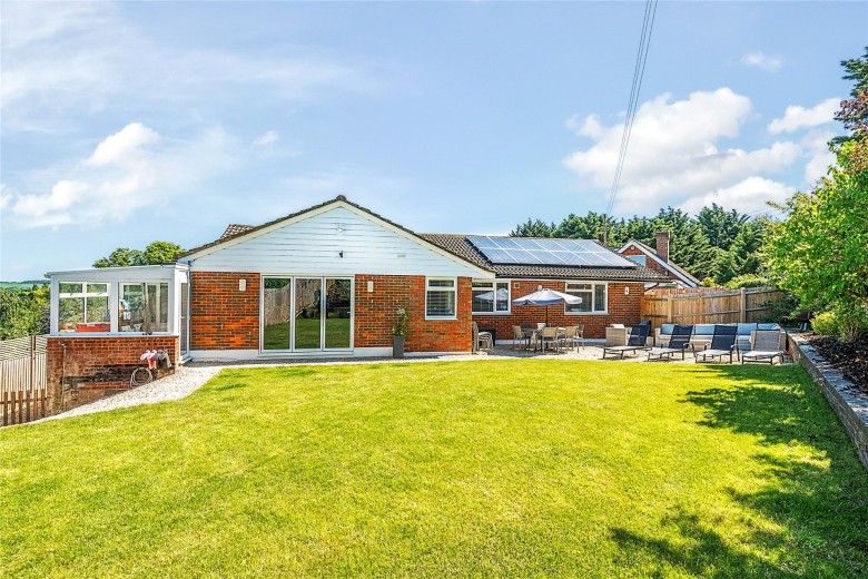 Click the photo for more details of Sewell Lane, Chalkhill, LU6