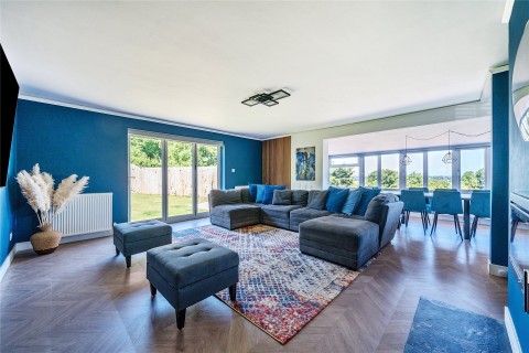 Click the photo for more details of Sewell Lane, Chalkhill, LU6