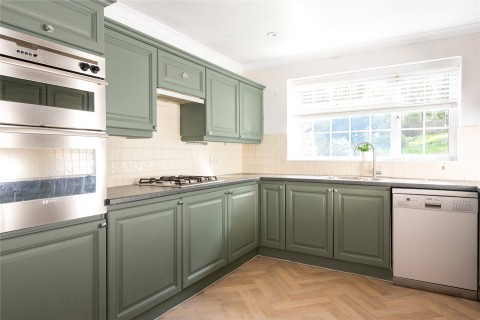 Click the photo for more details of Woburn Lane, Aspley Guise, MK17