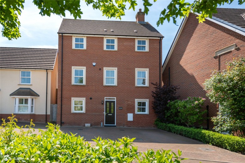 Click the photo for more details of Kiln Drive, Woburn Sands, MK17