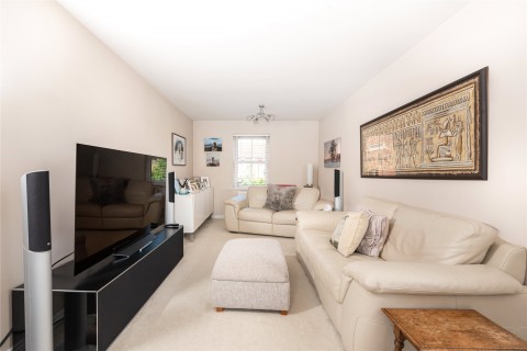 Click the photo for more details of Kiln Drive, Woburn Sands, MK17